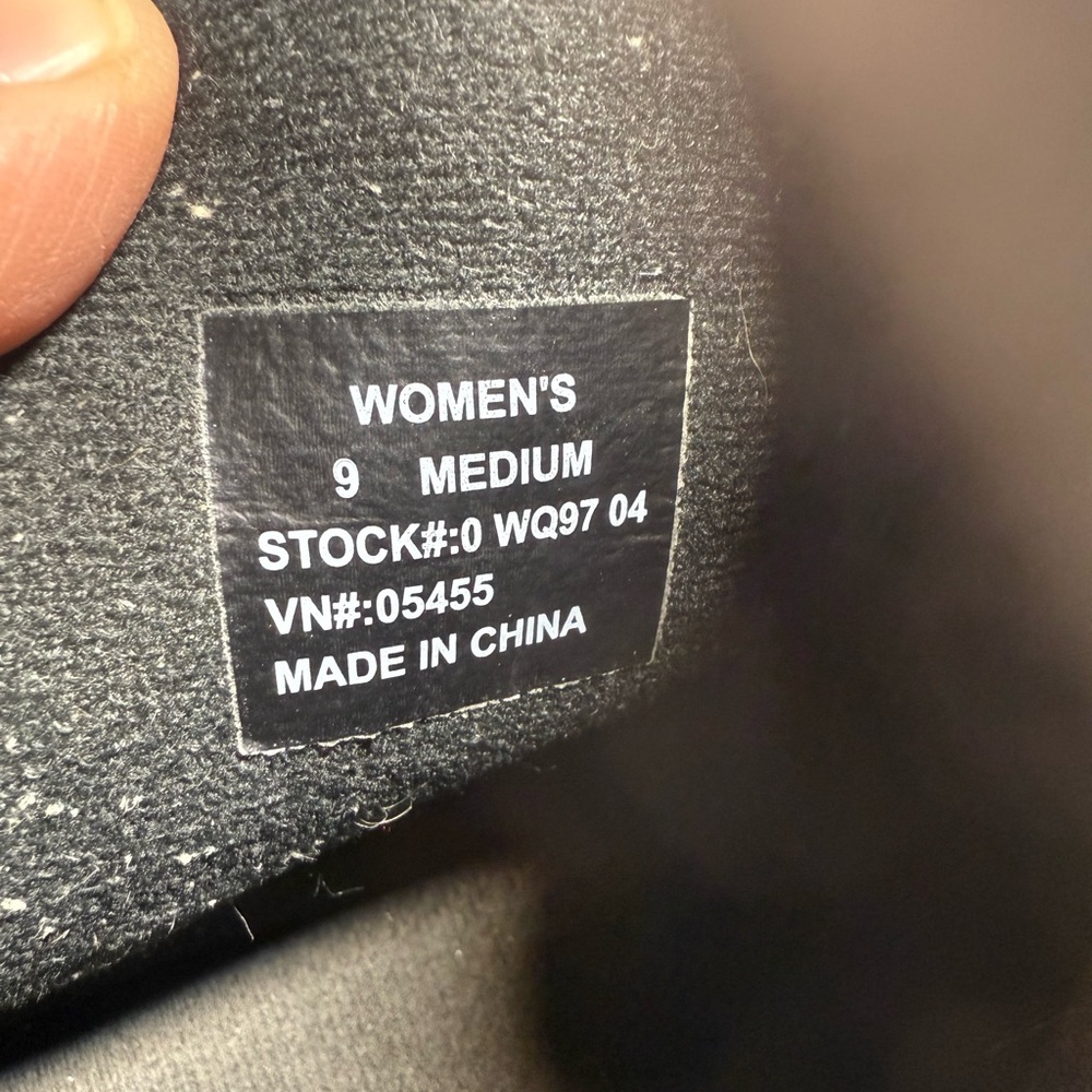 L.L. Bean Insulated Zip-up Ankle Boots - Picture 2 of 7